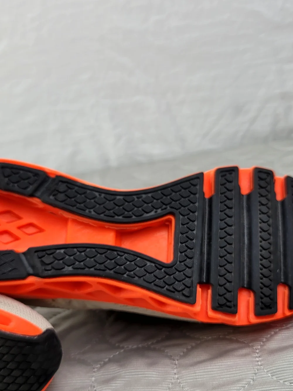 Men's Athletic Sneakers in Beige and Orange - Lightweight Performance